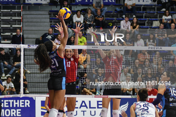 #21 Loveth Omoruyi of Chieri '76 is in action during the International Trophy ''Una squadra per un sorriso'' match between Reale Mutua Fener...