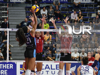 #21 Loveth Omoruyi of Chieri '76 is in action during the International Trophy ''Una squadra per un sorriso'' match between Reale Mutua Fener...