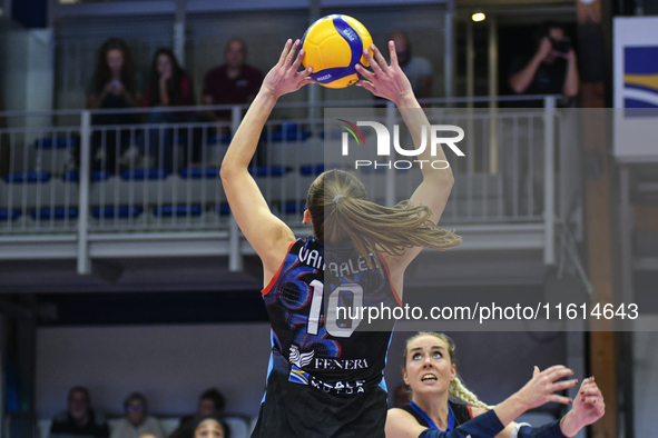 Sarah Van Aalen of Chieri '76 is in action during the International Trophy ''Una squadra per un sorriso'' match between Reale Mutua Fenera C...