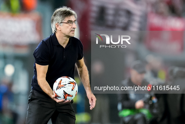 Ivan Juric head coach of AS Roma looks on during the UEFA Europa League 2024/25 League Phase MD1 match between AS Roma and Athletic Club at...