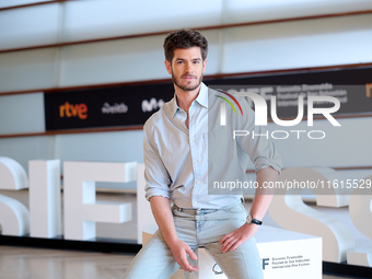 Andrew Garfield attends the photocall for ''We Live in the Time'' during the 72nd San Sebastian International Film Festival in San Sebastian...