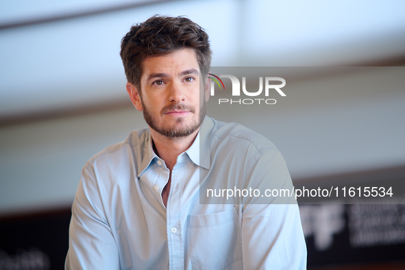 Andrew Garfield attends the photocall for ''We Live in the Time'' during the 72nd San Sebastian International Film Festival in San Sebastian...