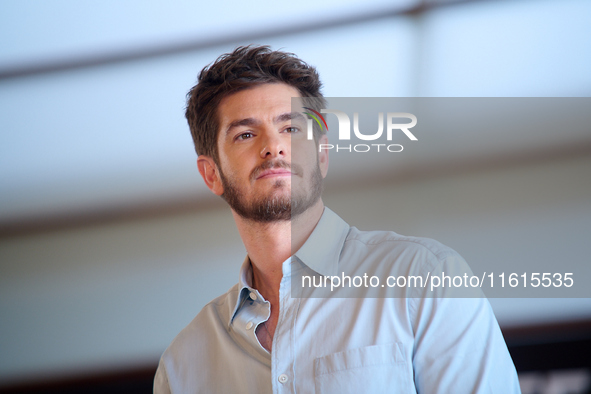 Andrew Garfield attends the photocall for ''We Live in the Time'' during the 72nd San Sebastian International Film Festival in San Sebastian...