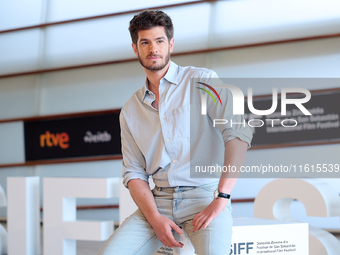 Andrew Garfield attends the photocall for ''We Live in the Time'' during the 72nd San Sebastian International Film Festival in San Sebastian...