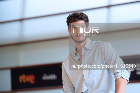 Andrew Garfield attends the photocall for ''We Live in the Time'' during the 72nd San Sebastian International Film Festival in San Sebastian...