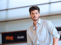 Andrew Garfield attends the photocall for ''We Live in the Time'' during the 72nd San Sebastian International Film Festival in San Sebastian...