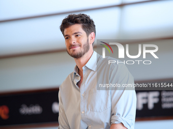 Andrew Garfield attends the photocall for ''We Live in the Time'' during the 72nd San Sebastian International Film Festival in San Sebastian...