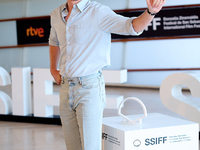 Andrew Garfield attends the photocall for ''We Live in the Time'' during the 72nd San Sebastian International Film Festival in San Sebastian...