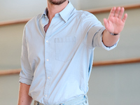 Andrew Garfield attends the photocall for ''We Live in the Time'' during the 72nd San Sebastian International Film Festival in San Sebastian...