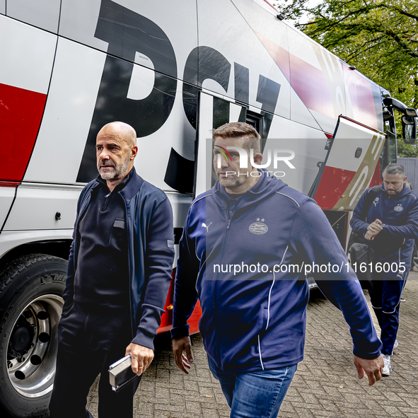 PSV Eindhoven trainer Peter Bosz during the match between Willem II and PSV at the Koning Willem II stadium for the Dutch Eredivisie season...