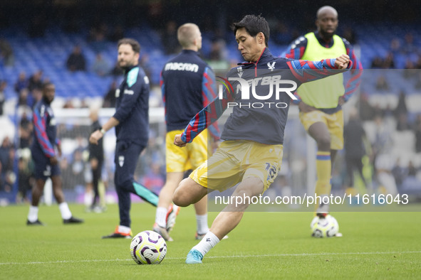 Daichi Kamada #18 of Crystal Palace F.C. warms up during the Premier League match between Everton and Crystal Palace at Goodison Park in Liv...