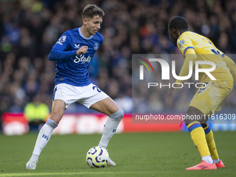 Jesper Lindstrom #29 of Everton F.C. is in possession of the ball during the Premier League match between Everton and Crystal Palace at Good...