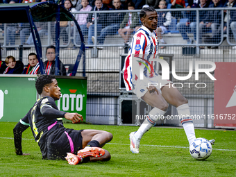 PSV Eindhoven defender Ryan Flamingo and Willem II forward Amar Fatah during the match Willem II vs. PSV at the Koning Willem II stadium for...