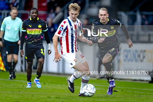 Willem II midfielder Cisse Sandra and PSV Eindhoven defender Rick Karsdorp during the match Willem II vs. PSV at the Koning Willem II stadiu...