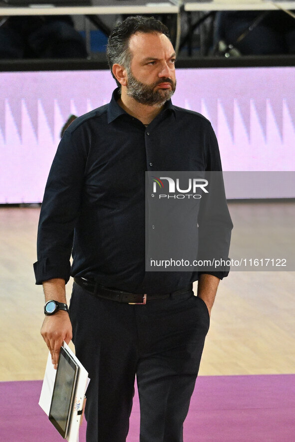 Stefano Lavarini, head coach of Vero Volley Milano, during the Supercoppa Fineco Lega Volley Femminile between Prosecco Doc Imoco Conegliano...