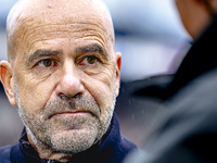 PSV Eindhoven trainer Peter Bosz during the match Willem II - PSV at the Koning Willem II stadium for the Dutch Eredivisie season 2024-2025...