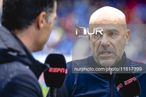 PSV Eindhoven trainer Peter Bosz during the match Willem II - PSV at the Koning Willem II stadium for the Dutch Eredivisie season 2024-2025...