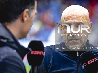 PSV Eindhoven trainer Peter Bosz during the match Willem II - PSV at the Koning Willem II stadium for the Dutch Eredivisie season 2024-2025...