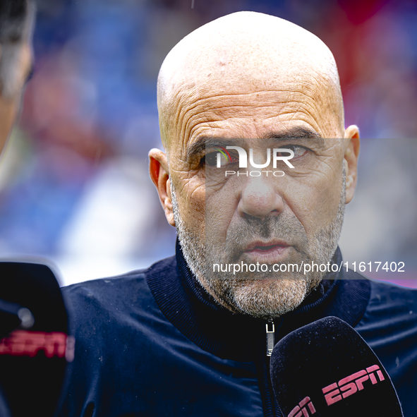 PSV Eindhoven trainer Peter Bosz during the match Willem II - PSV at the Koning Willem II stadium for the Dutch Eredivisie season 2024-2025...