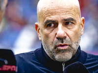 PSV Eindhoven trainer Peter Bosz during the match Willem II - PSV at the Koning Willem II stadium for the Dutch Eredivisie season 2024-2025...