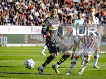 PSV Eindhoven midfielder Malik Tillman and Willem II forward Kyan Veasen during the match Willem II vs. PSV at the Koning Willem II stadium...