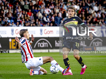 Willem II defender Runar Thor Sigurgeirsson and PSV Eindhoven midfielder Guus Til during the match between Willem II and PSV at the Koning W...