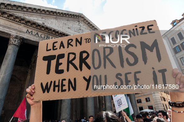 A demonstration takes place in front of the Pantheon to demand a stop to the Israeli army's bombing of Lebanon and in solidarity with Palest...