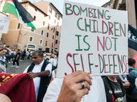 A demonstration takes place in front of the Pantheon to demand a stop to the Israeli army's bombing of Lebanon and in solidarity with Palest...