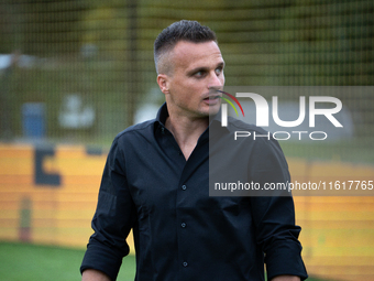 Coach Slawomir Peszko during the game between Wieczysta Krakow and Skra Czestochowa in Krakow, Poland, on September 28, 2024. Betclic 2 Liga...