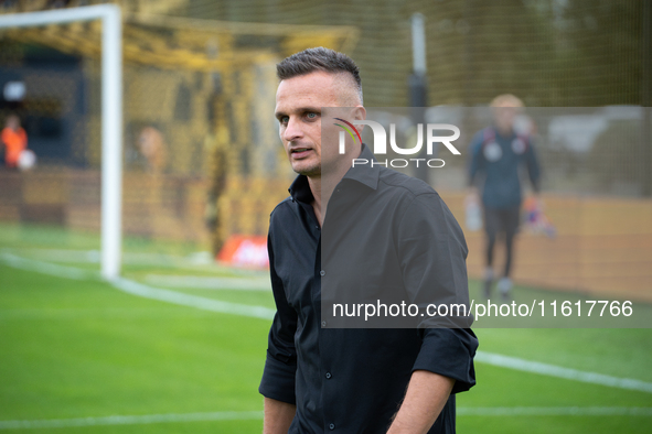 Coach Slawomir Peszko during the game between Wieczysta Krakow and Skra Czestochowa in Krakow, Poland, on September 28, 2024. Betclic 2 Liga...