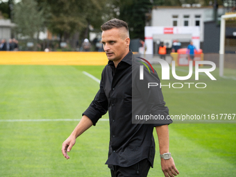 Coach Slawomir Peszko during the game between Wieczysta Krakow and Skra Czestochowa in Krakow, Poland, on September 28, 2024. Betclic 2 Liga...