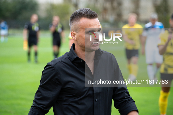 Coach Slawomir Peszko during the game between Wieczysta Krakow and Skra Czestochowa in Krakow, Poland, on September 28, 2024. Betclic 2 Liga...