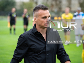 Coach Slawomir Peszko during the game between Wieczysta Krakow and Skra Czestochowa in Krakow, Poland, on September 28, 2024. Betclic 2 Liga...