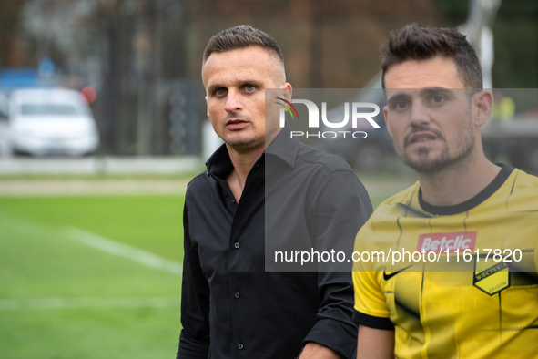 Coach Slawomir Peszko during the game between Wieczysta Krakow and Skra Czestochowa in Krakow, Poland, on September 28, 2024. Betclic 2 Liga...