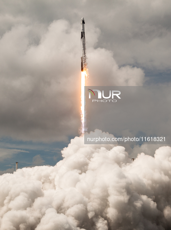 A SpaceX Falcon 9 rocket lifts off from launch pad 40 at the Cape Canaveral Space Force Station in Florida, carrying astronaut Nick Hague (N...