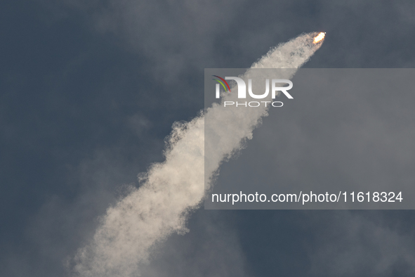 A SpaceX Falcon 9 rocket lifts off from launch pad 40 at the Cape Canaveral Space Force Station in Florida, carrying astronaut Nick Hague (N...