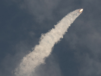 A SpaceX Falcon 9 rocket lifts off from launch pad 40 at the Cape Canaveral Space Force Station in Florida, carrying astronaut Nick Hague (N...