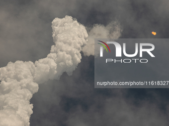 A SpaceX Falcon 9 rocket lifts off from launch pad 40 at the Cape Canaveral Space Force Station in Florida, carrying astronaut Nick Hague (N...