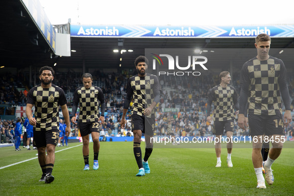 Ellis Simms (Coventry City) and his teammates before the Sky Bet Championship match between Leeds United and Coventry City at Elland Road in...