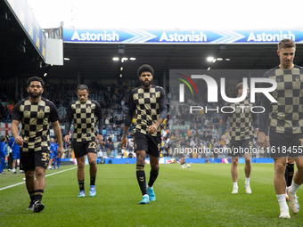 Ellis Simms (Coventry City) and his teammates before the Sky Bet Championship match between Leeds United and Coventry City at Elland Road in...