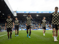 Ellis Simms (Coventry City) and his teammates before the Sky Bet Championship match between Leeds United and Coventry City at Elland Road in...