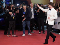 Andrew Garfield attends the closing red carpet during the 72nd edition of the San Sebastian International Film Festival in San Sebastian, Sp...