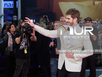 Andrew Garfield attends the closing red carpet during the 72nd edition of the San Sebastian International Film Festival in San Sebastian, Sp...