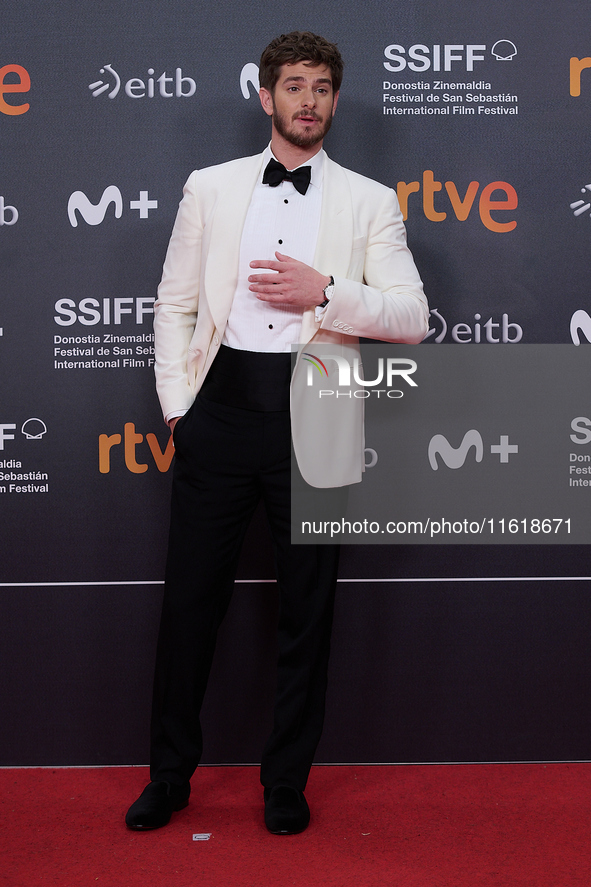 Andrew Garfield attends the closing red carpet during the 72nd edition of the San Sebastian International Film Festival in San Sebastian, Sp...