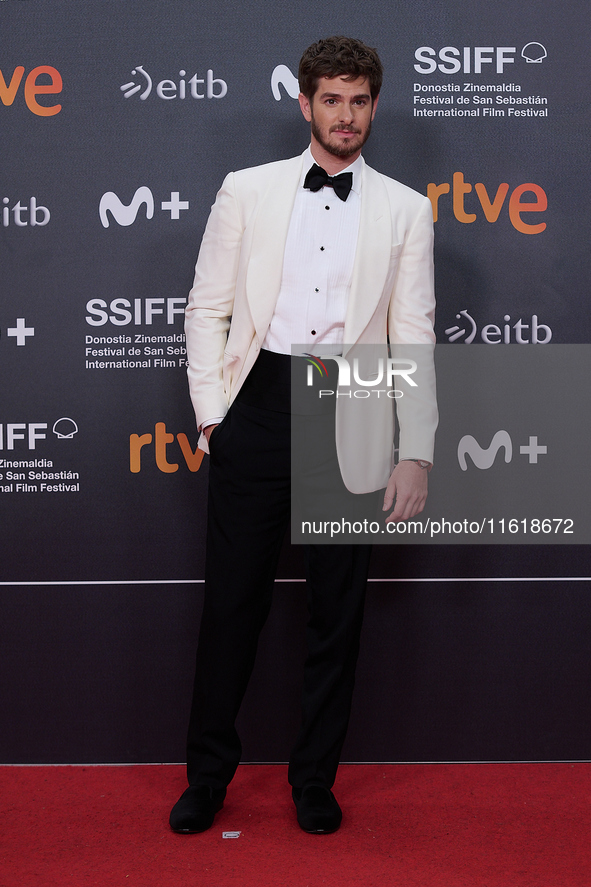 Andrew Garfield attends the closing red carpet during the 72nd edition of the San Sebastian International Film Festival in San Sebastian, Sp...