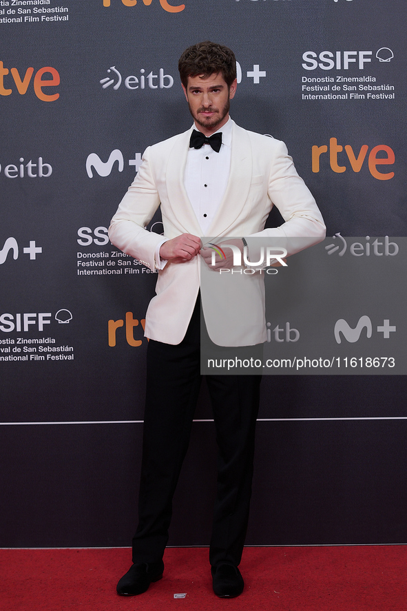 Andrew Garfield attends the closing red carpet during the 72nd edition of the San Sebastian International Film Festival in San Sebastian, Sp...