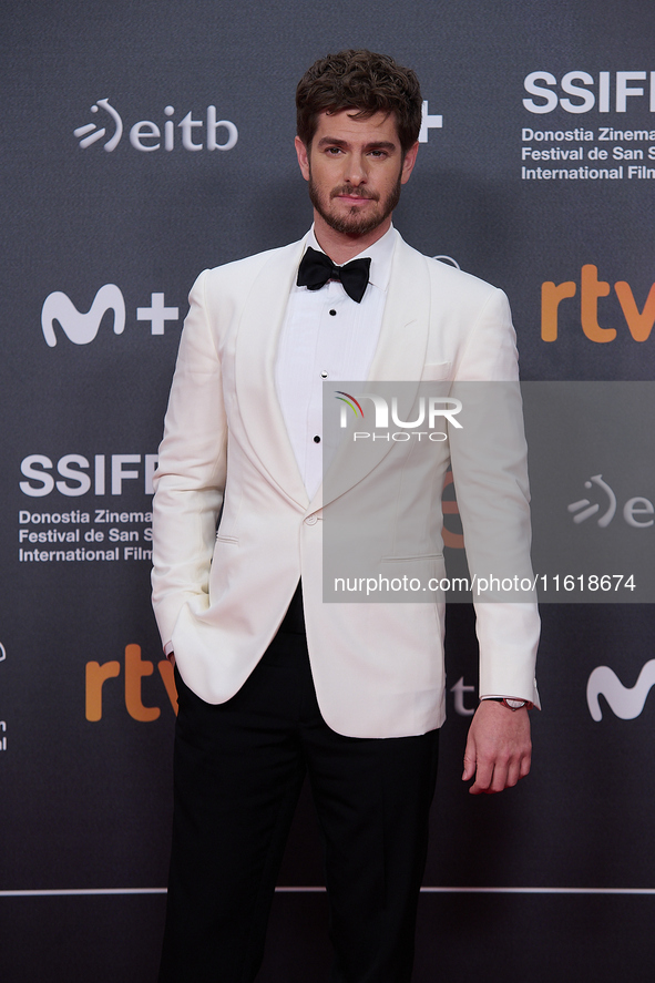 Andrew Garfield attends the closing red carpet during the 72nd edition of the San Sebastian International Film Festival in San Sebastian, Sp...