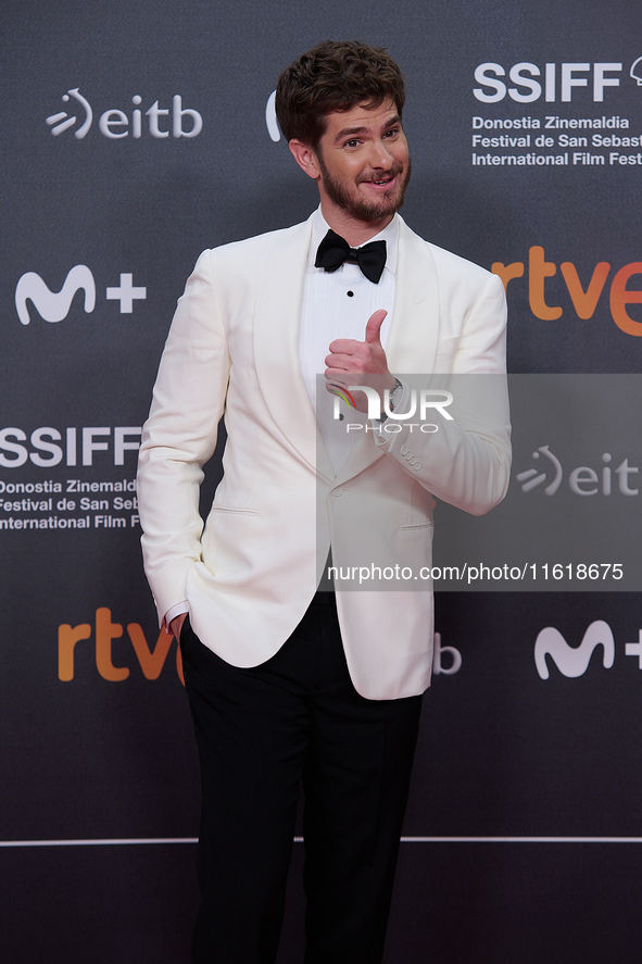 Andrew Garfield attends the closing red carpet during the 72nd edition of the San Sebastian International Film Festival in San Sebastian, Sp...