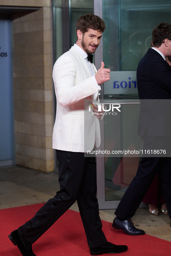 Andrew Garfield attends the closing red carpet during the 72nd edition of the San Sebastian International Film Festival in San Sebastian, Sp...