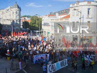 Casas Para Viver takes place again in the afternoon of September 28. The manifestation happens once more to protest against speculation, gen...